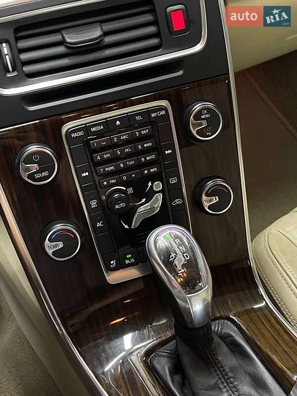 Седан Volvo S60 2012 в Болграді