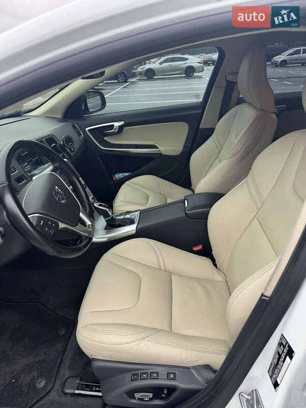 Седан Volvo S60 2016 в Києві