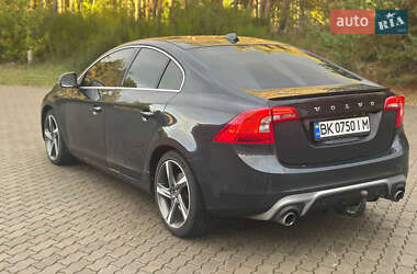 Седан Volvo S60 2014 в 