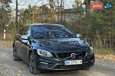 Седан Volvo S60 2014 в Рівному