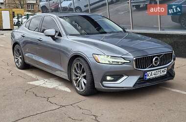 Седан Volvo S60 2018 в Киеве
