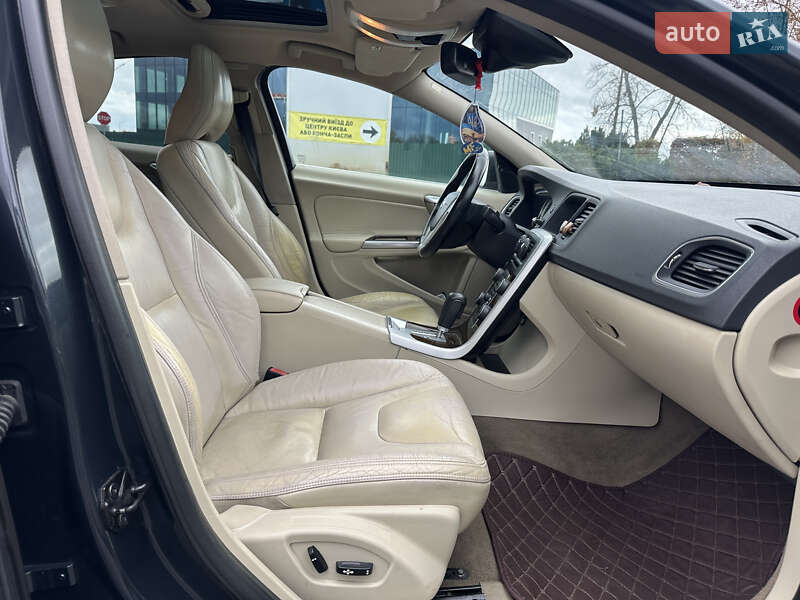 Седан Volvo S60 2012 в Киеве фото 22 Седан Volvo S60 2012 в Киеве