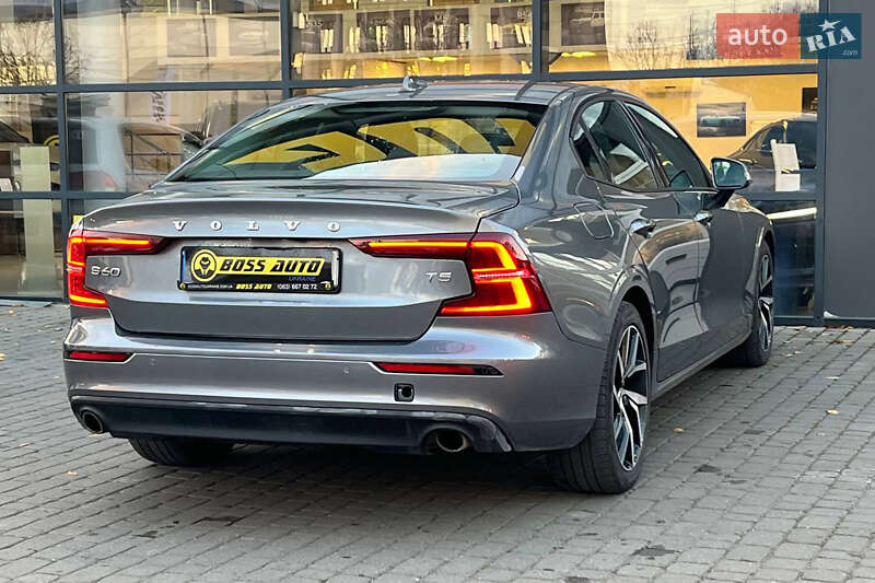 Седан Volvo S60 2019 в Івано-Франківську