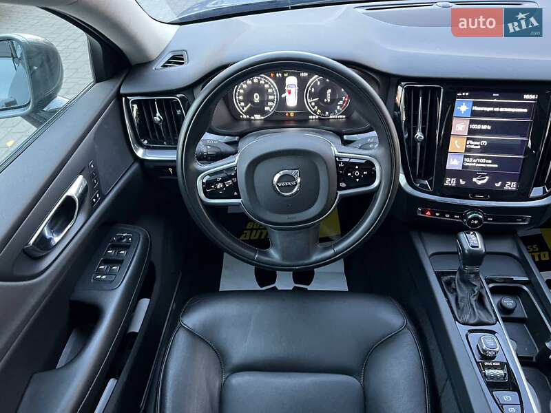 Седан Volvo S60 2019 в Івано-Франківську