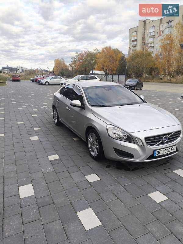 Седан Volvo S60 2011 в Трускавці
