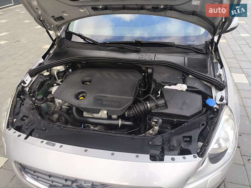 Седан Volvo S60 2011 в Трускавці