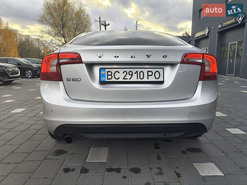 Седан Volvo S60 2011 в Трускавці