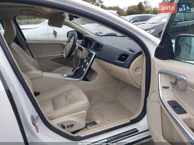 Седан Volvo S60 2015 в Києві фото 4 Седан Volvo S60 2015 в Києві