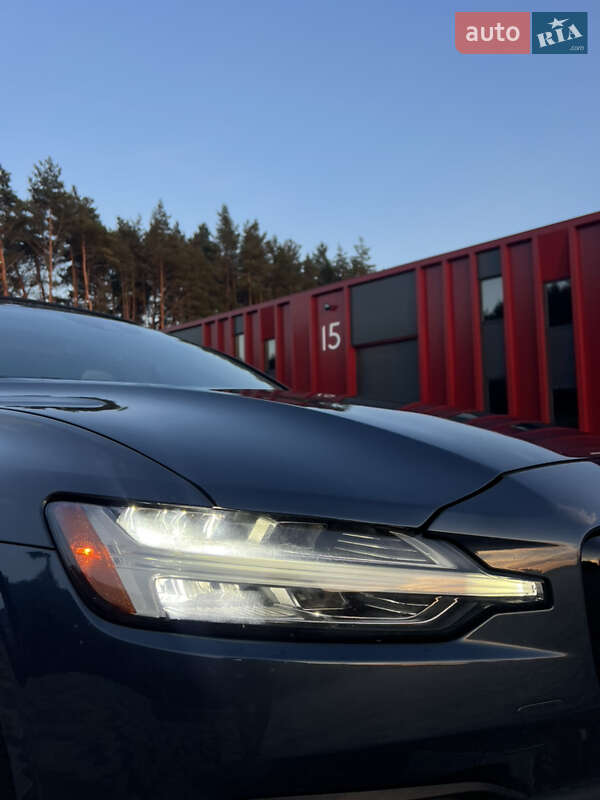 Седан Volvo S60 2020 в Львове