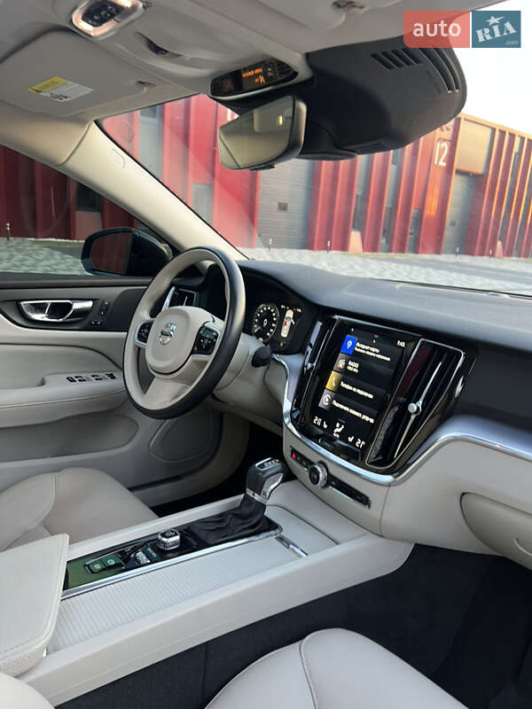 Седан Volvo S60 2020 в Львове
