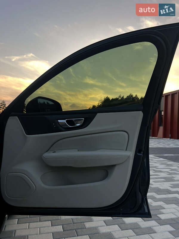 Седан Volvo S60 2020 в Львове