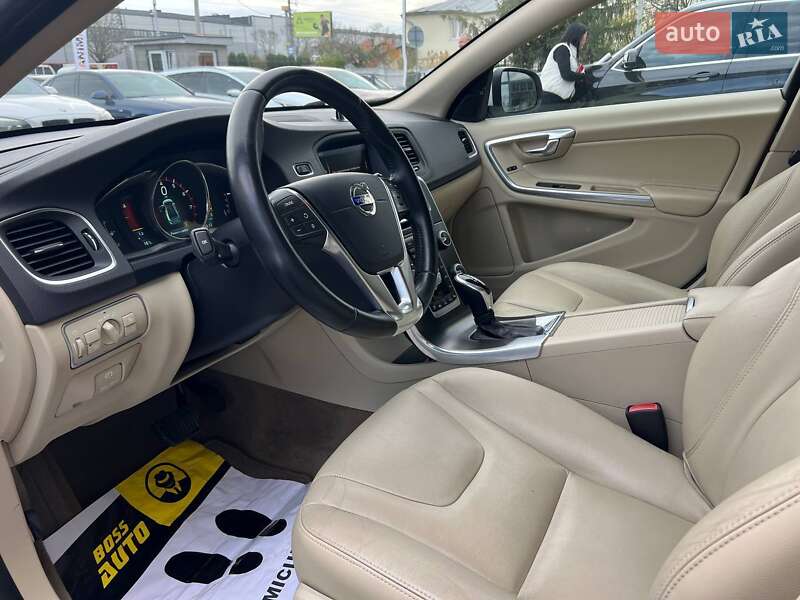 Седан Volvo S60 2014 в Івано-Франківську