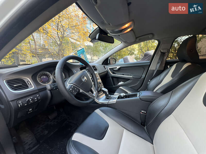 Седан Volvo S60 2013 в Києві фото 11 Седан Volvo S60 2013 в Києві