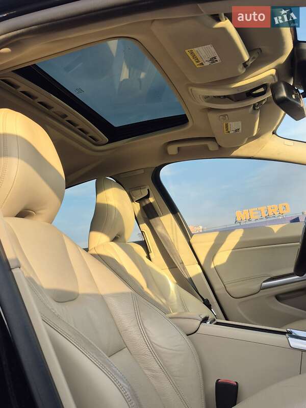 Седан Volvo S60 2012 в Киеве