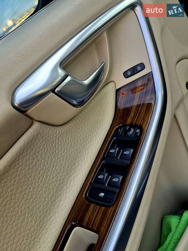 Седан Volvo S60 2012 в Киеве