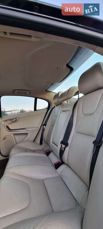 Седан Volvo S60 2012 в Киеве
