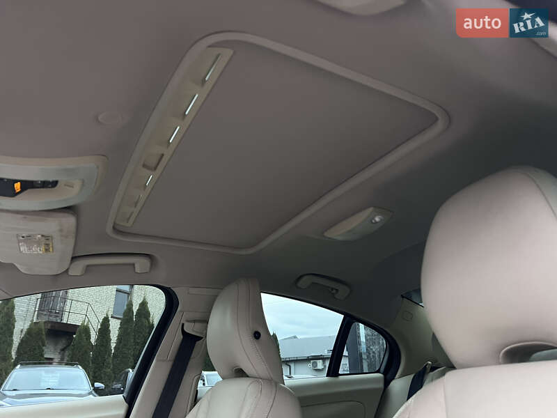 Седан Volvo S60 2014 в Нововолынске