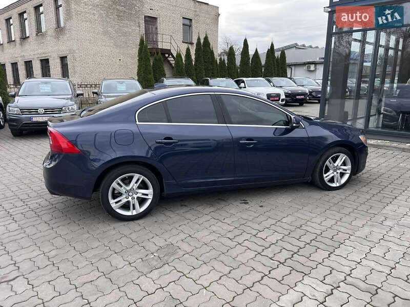 Седан Volvo S60 2014 в Нововолынске