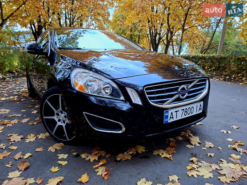 Седан Volvo S60 2012 в Ивано-Франковске