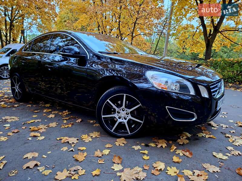 Седан Volvo S60 2012 в Ивано-Франковске