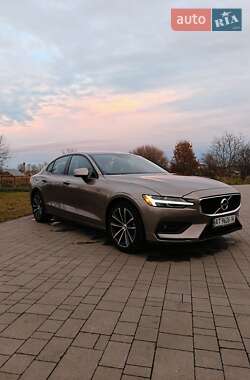 Седан Volvo S60 2020 в Калуші