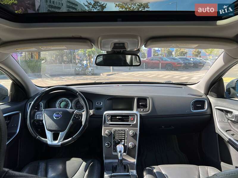 Седан Volvo S60 2013 в Киеве фото 22 Седан Volvo S60 2013 в Киеве