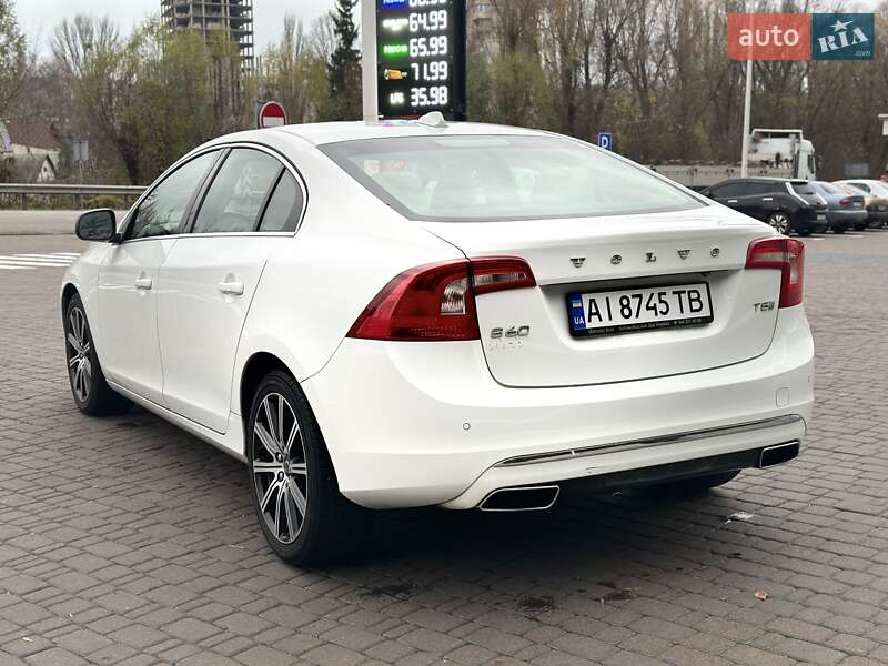 Седан Volvo S60 2016 в Києві