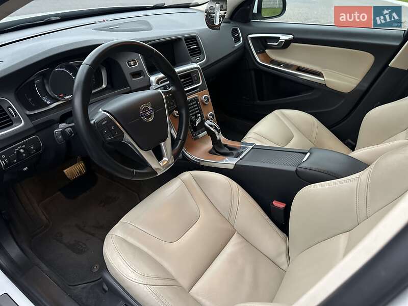 Седан Volvo S60 2016 в Києві