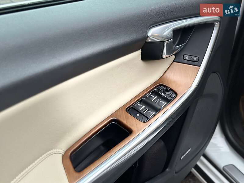 Седан Volvo S60 2016 в Києві