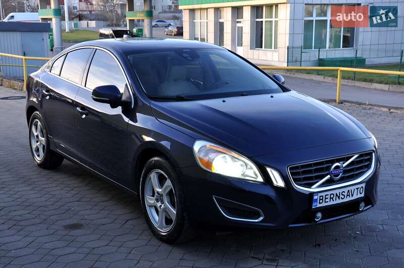 Седан Volvo S60 2012 в Львове