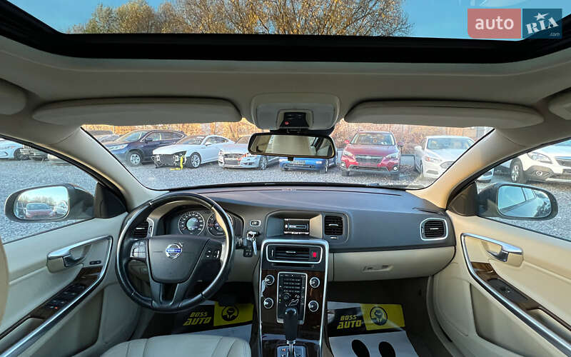 Седан Volvo S60 2011 в Львове