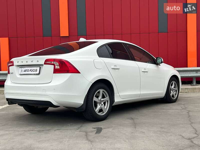Седан Volvo S60 2015 в Києві