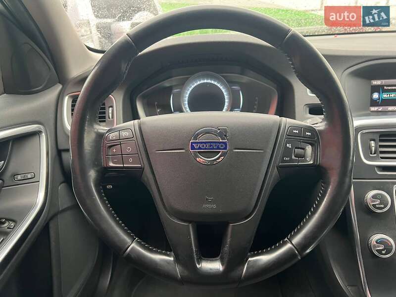 Седан Volvo S60 2015 в Києві