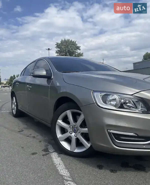 Седан Volvo S60 2016 в Хмельницькому