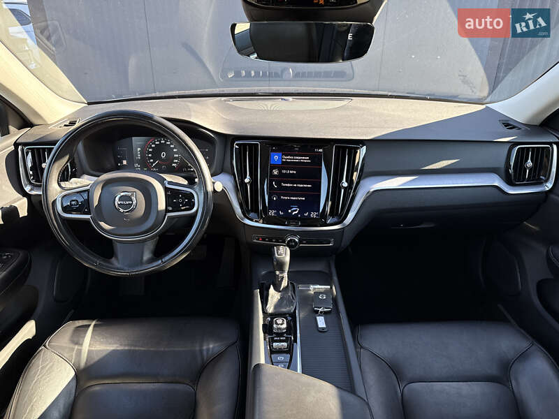 Седан Volvo S60 2019 в Львові