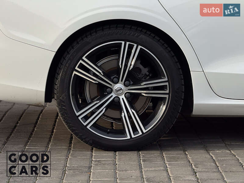 Седан Volvo S60 2020 в Одессе