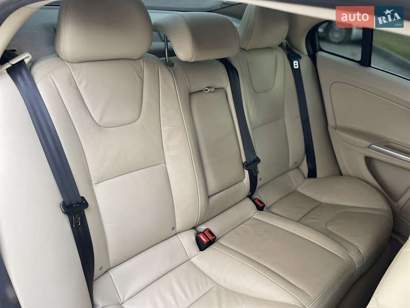 Седан Volvo S60 2012 в Івано-Франківську