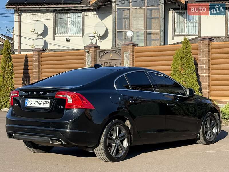 Седан Volvo S60 2015 в Борисполе