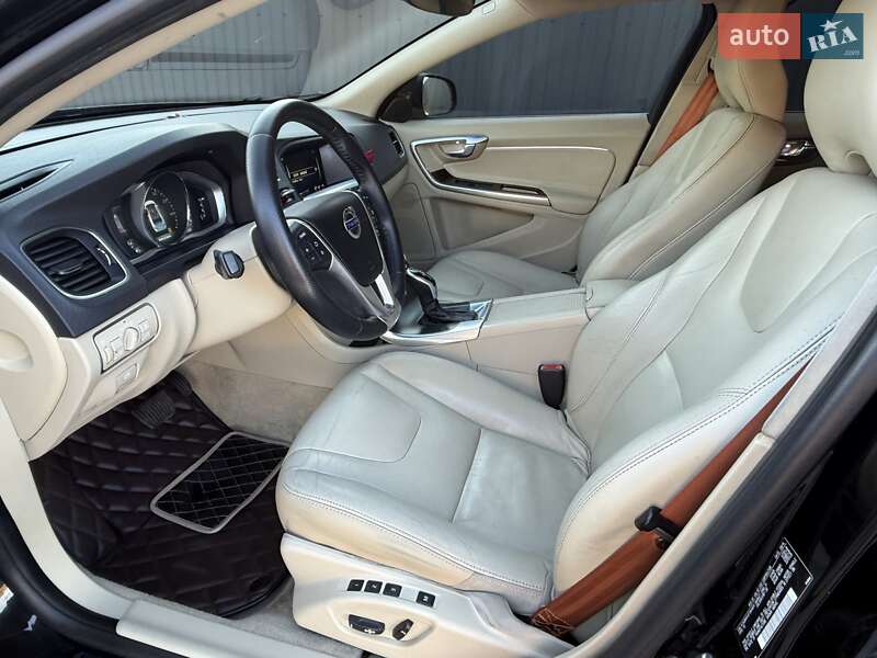 Седан Volvo S60 2015 в Борисполе