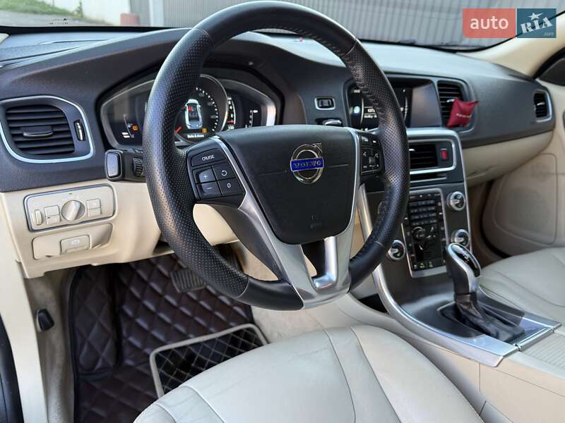 Седан Volvo S60 2015 в Борисполе