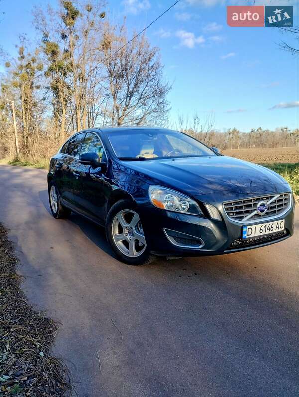Седан Volvo S60 2011 в Житомире
