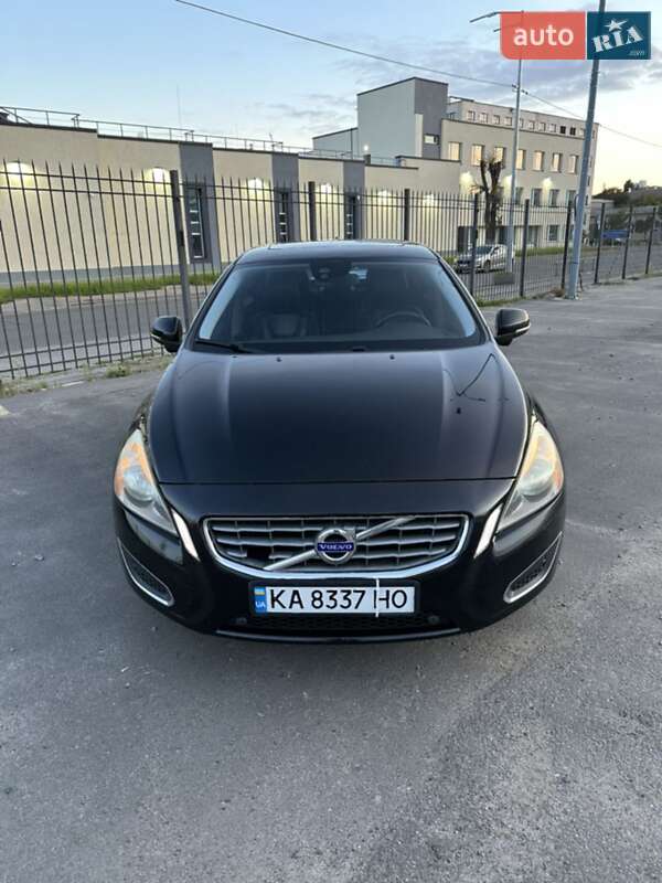 Седан Volvo S60 2011 в Киеве