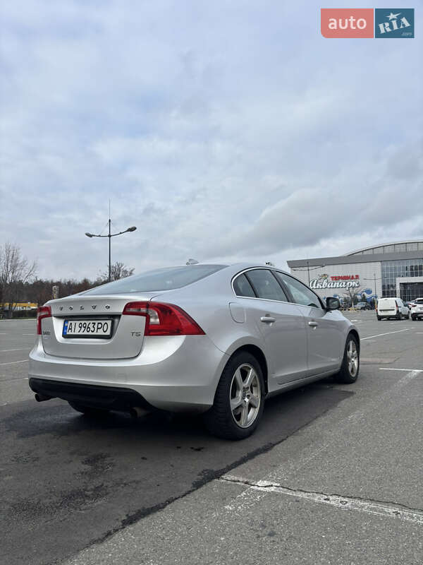 Седан Volvo S60 2011 в Броварах