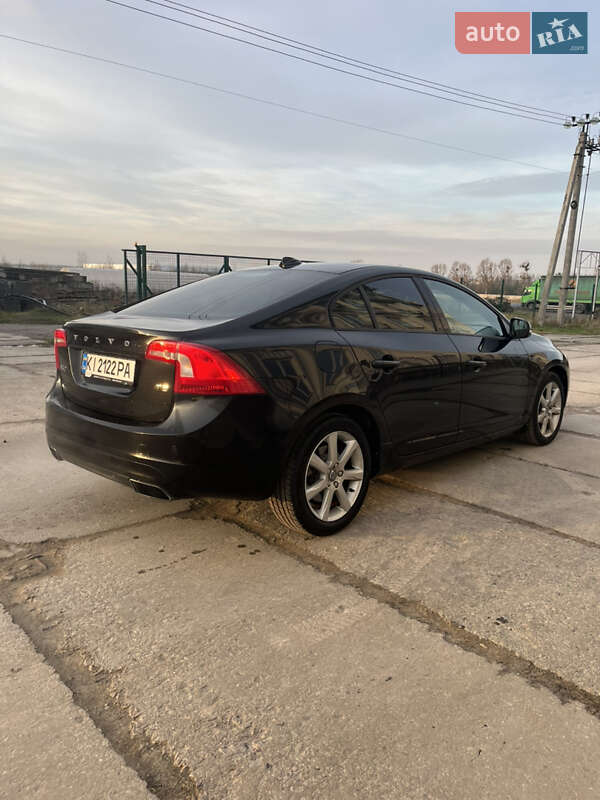 Седан Volvo S60 2016 в Киеве