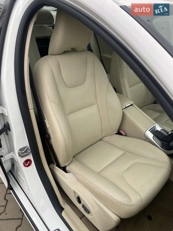Седан Volvo S60 2014 в Києві фото 25 Седан Volvo S60 2014 в Києві