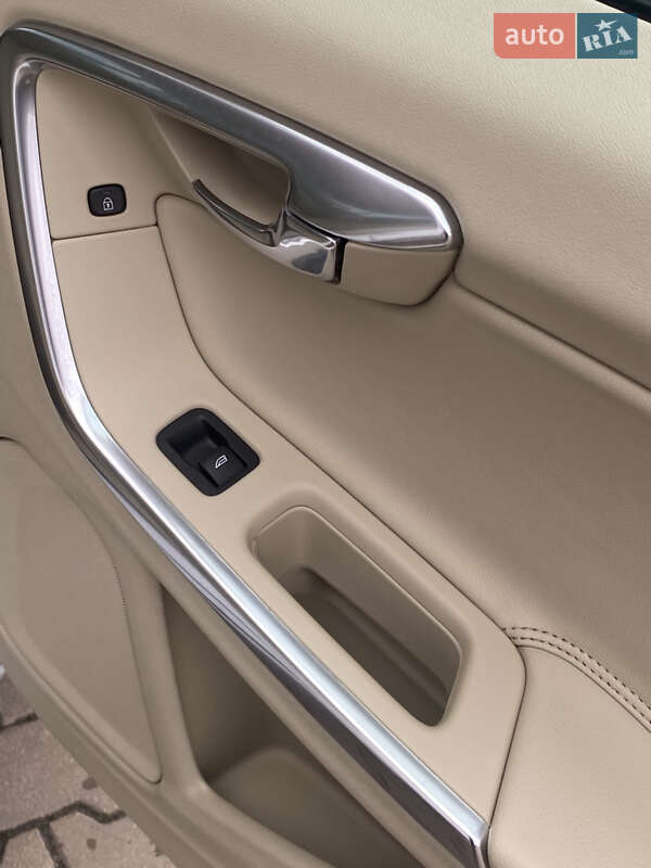 Седан Volvo S60 2014 в Києві фото 30 Седан Volvo S60 2014 в Києві