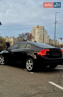 Седан Volvo S60 2012 в Киеве