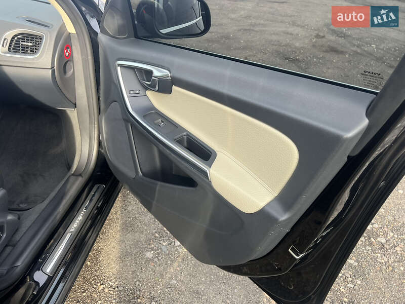 Седан Volvo S60 2012 в Києві