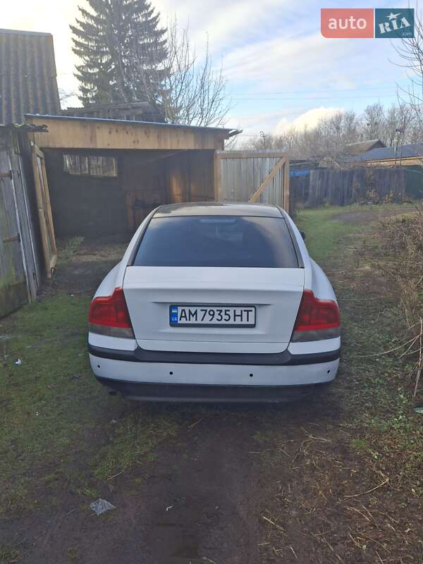 Седан Volvo S60 2002 в Лугинах