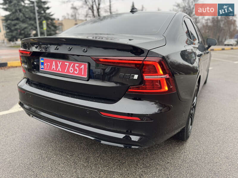 Седан Volvo S60 2023 в Киеве